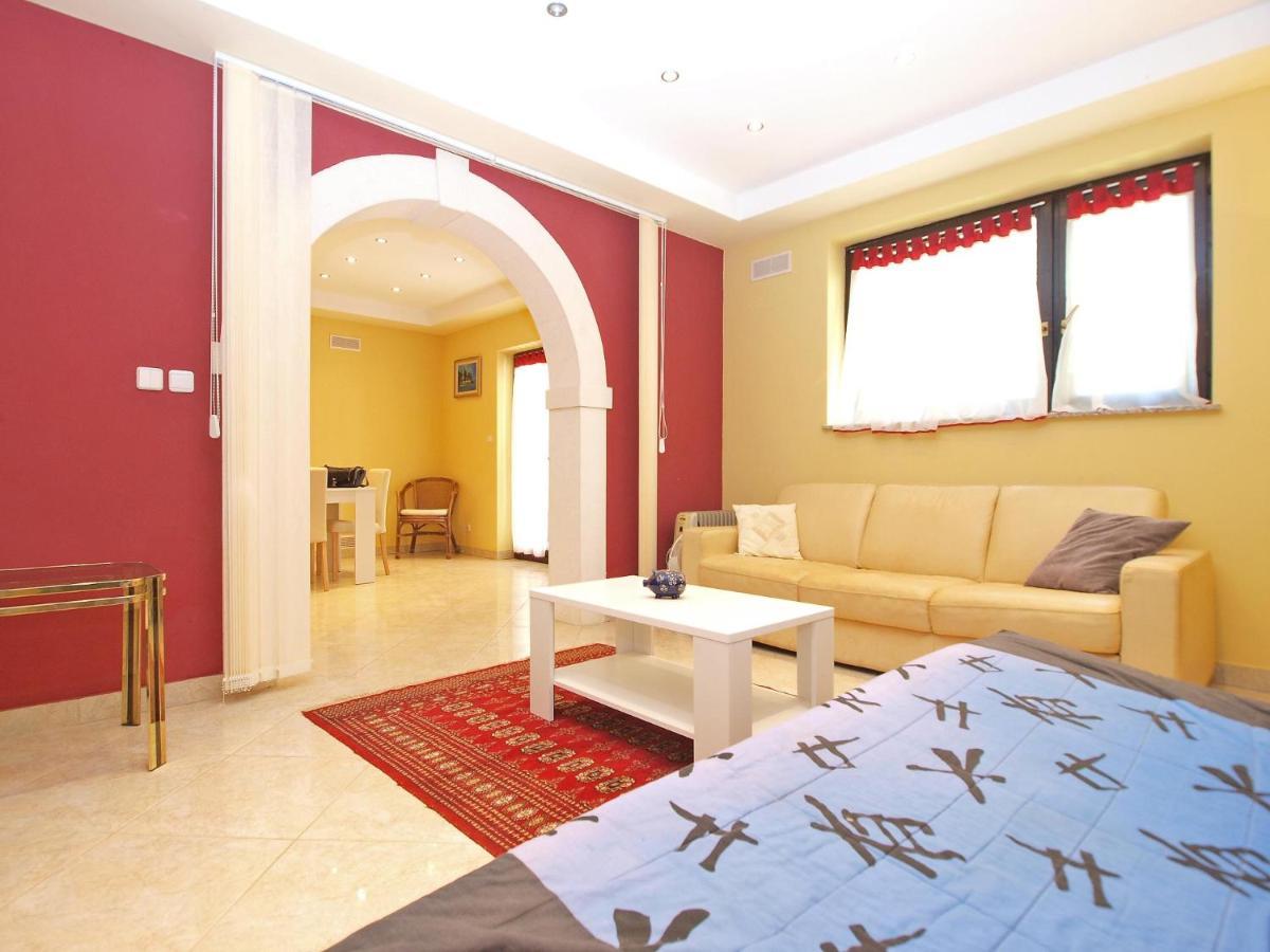 Apartment Puntizela 727 *
